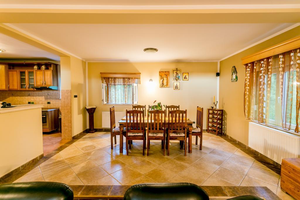 Villa Besha แฮร์เซ็ก-โนวี ภายนอก รูปภาพ